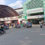 Pasar Lipat Kajang Manggar Sepi, Juru Parkir Ojeg Pengkolan Keluhkan Penurunan Pengunjung