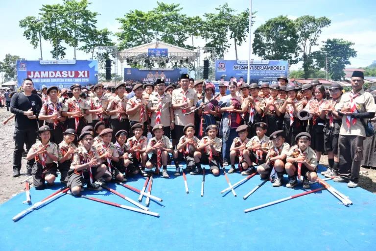 Wabup Samosir Hadiri Penutupan Jamdasu XI 2026, Beri Motivasi dan Apresiasi kepada Kontingen Samosir