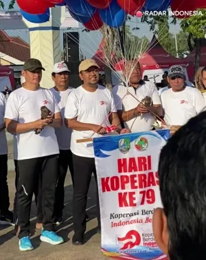 Harmoni Ekonomi Kerakyatan: Pemkab Sampang Tebar Kebahagiaan Lewat Bazar Sembako Murah dan Harkopnas ke-79