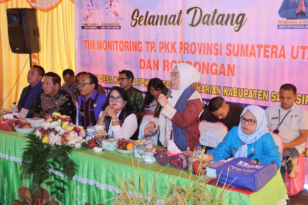 TP – PKK Provinsi Sumatera Utara Monitoring Lomba UP2K di Kecamatan Harian, Wabup Samosir Tekankah Kolaborasi dan Kreativitas dalam Pengembangan Produk Unggulan UP2K PKK Kab Samosir