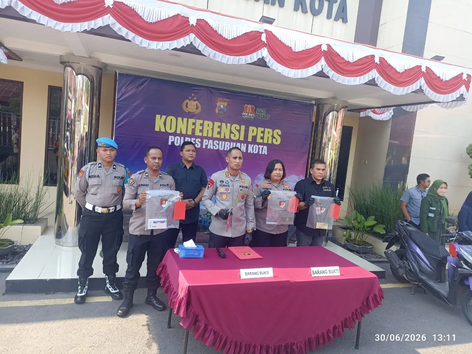 Polres Pasuruan Kota Ungkap Dua Kasus Curas, Dua Pelaku Diamankan, Dua Kendaraan Korban Berhasil Dikembalikan