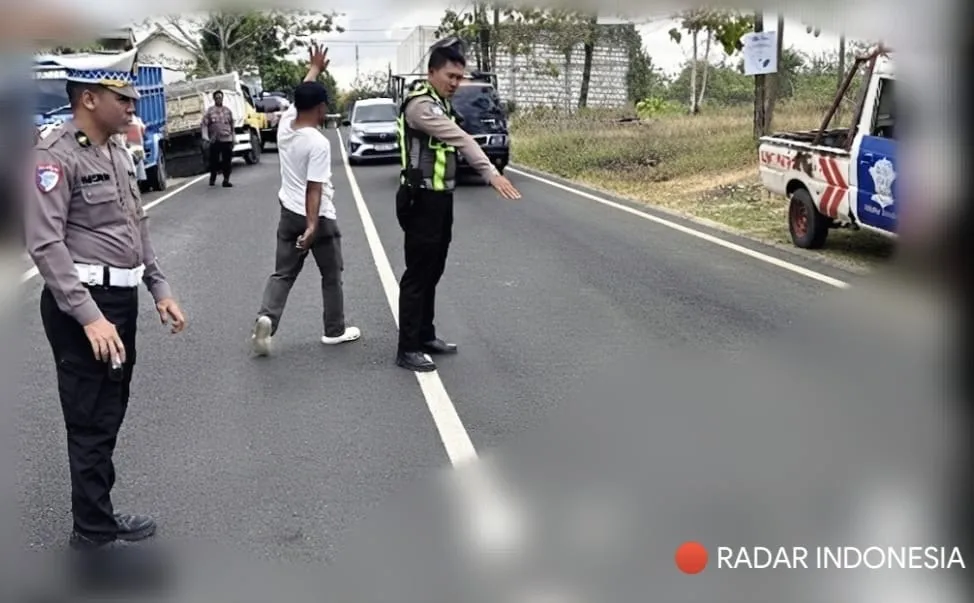 Ibu Muda Tewas Tertabrak Dump Truk di Kedungdung, Bayi 8 Bulan Kritis