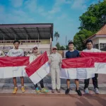 Gaungkan Semangat Kemerdekaan,Wali Kota Mojokerto Bagikan Bendera Merah Putih untuk Warga