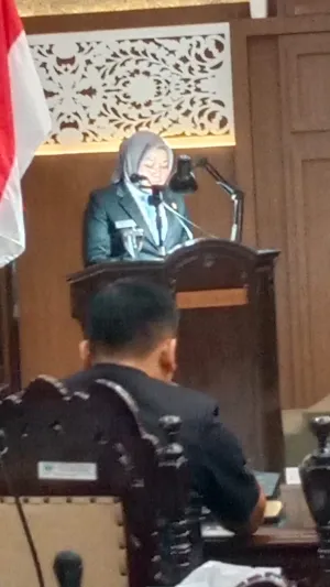 DPRD Kota Probolinggo Terima Jawaban Wali Kota atas Pemandangan Umum Fraksi tentang APBD 2025