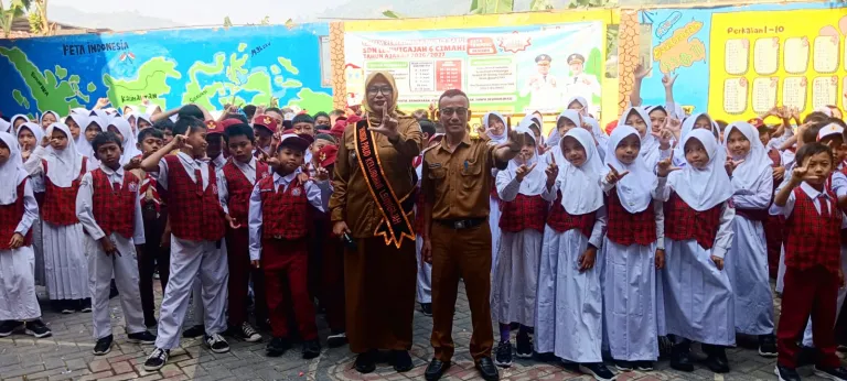 Bunda PAUD Leuwigajah Pantau MPLS, Pastikan Hak Pendidikan Anak Terpenuhi dan Ajak Siswa Biasakan Pilah Sampah