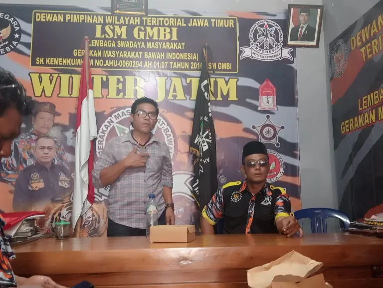 LSM GMBI Adakan Wisata Religi Bersama Kaum Dhuafa Dan Anak Yatim.