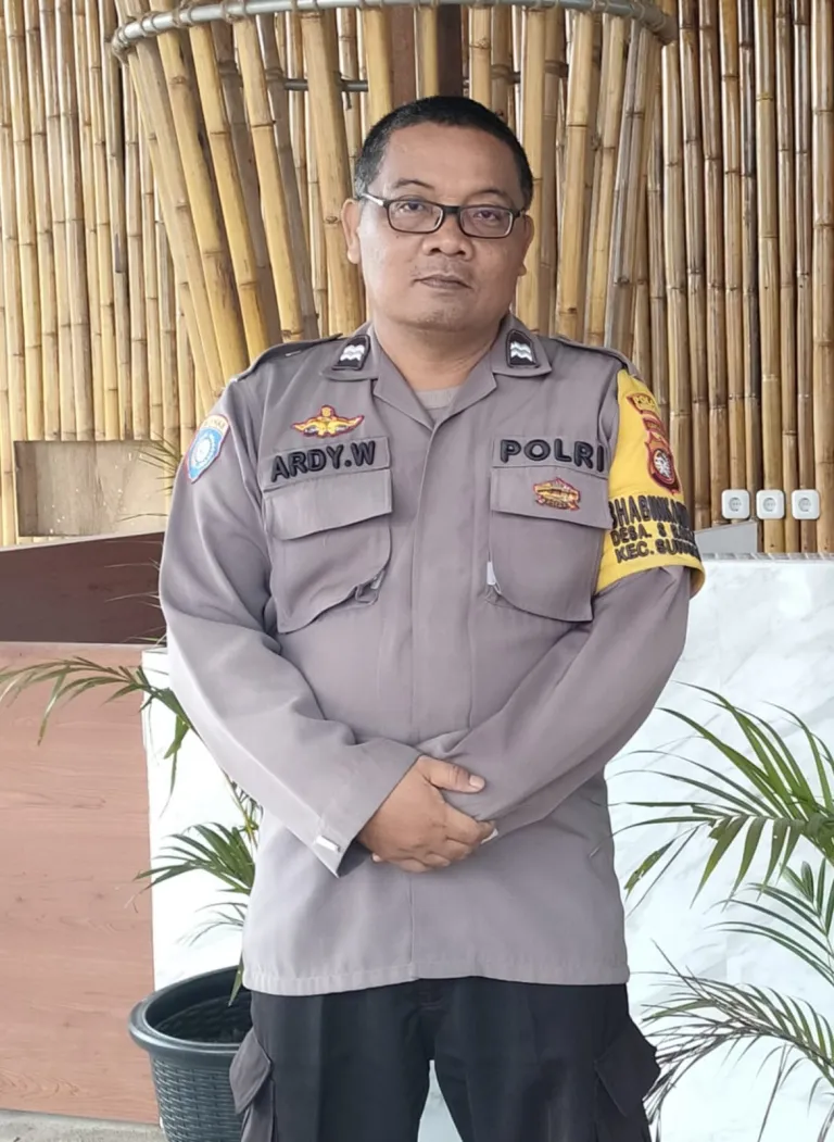 Bhabinkamtibmas Desa Sungai Raya Dalam, Himbau Warga Jangan Membuat Kegaduhan Selama Pilkades PAW