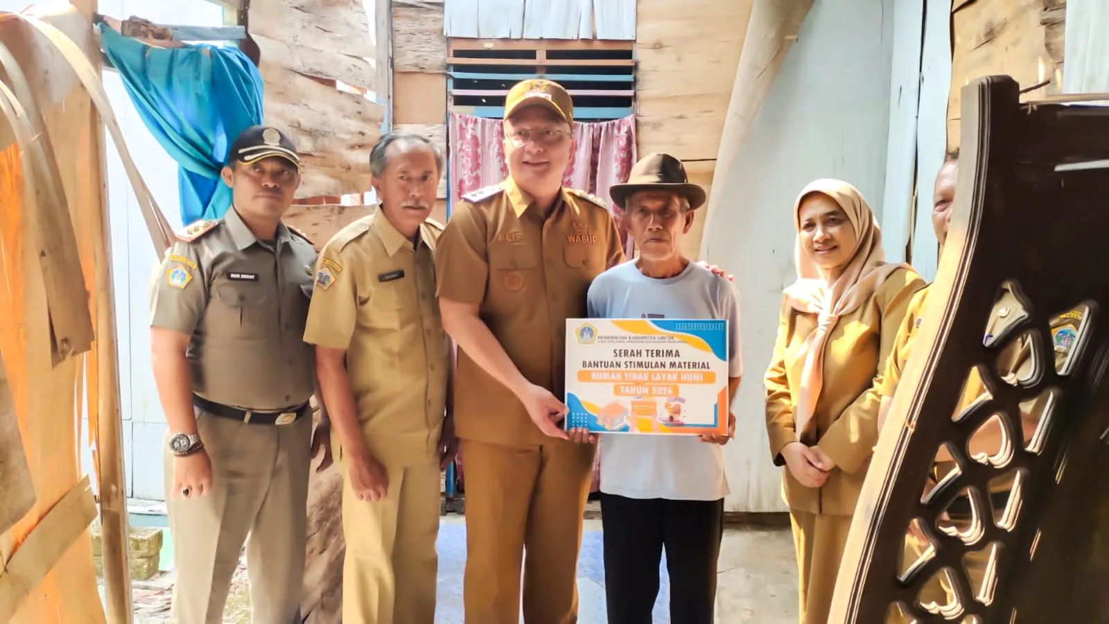 Pemkab Gresik Salurkan Bantuan Stimulan RTLH, Perkuat Upaya Pengentasan Kemiskinan