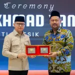 Bawa Model Perlindungan Anak PMI ke Forum Nasional, Bupati Yani Terima Penghargaan Kepala Daerah Inspiratif