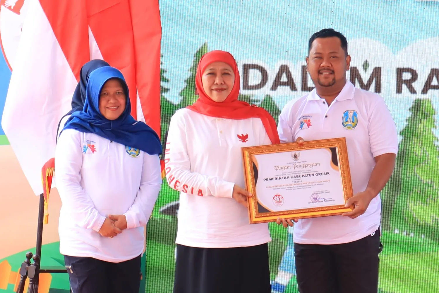 Bupati Gresik Sabet Penghargaan Indeks Perlindungan Anak Terbaik Pertama se Jawa Timur, Tembus 3 Besar Nasional