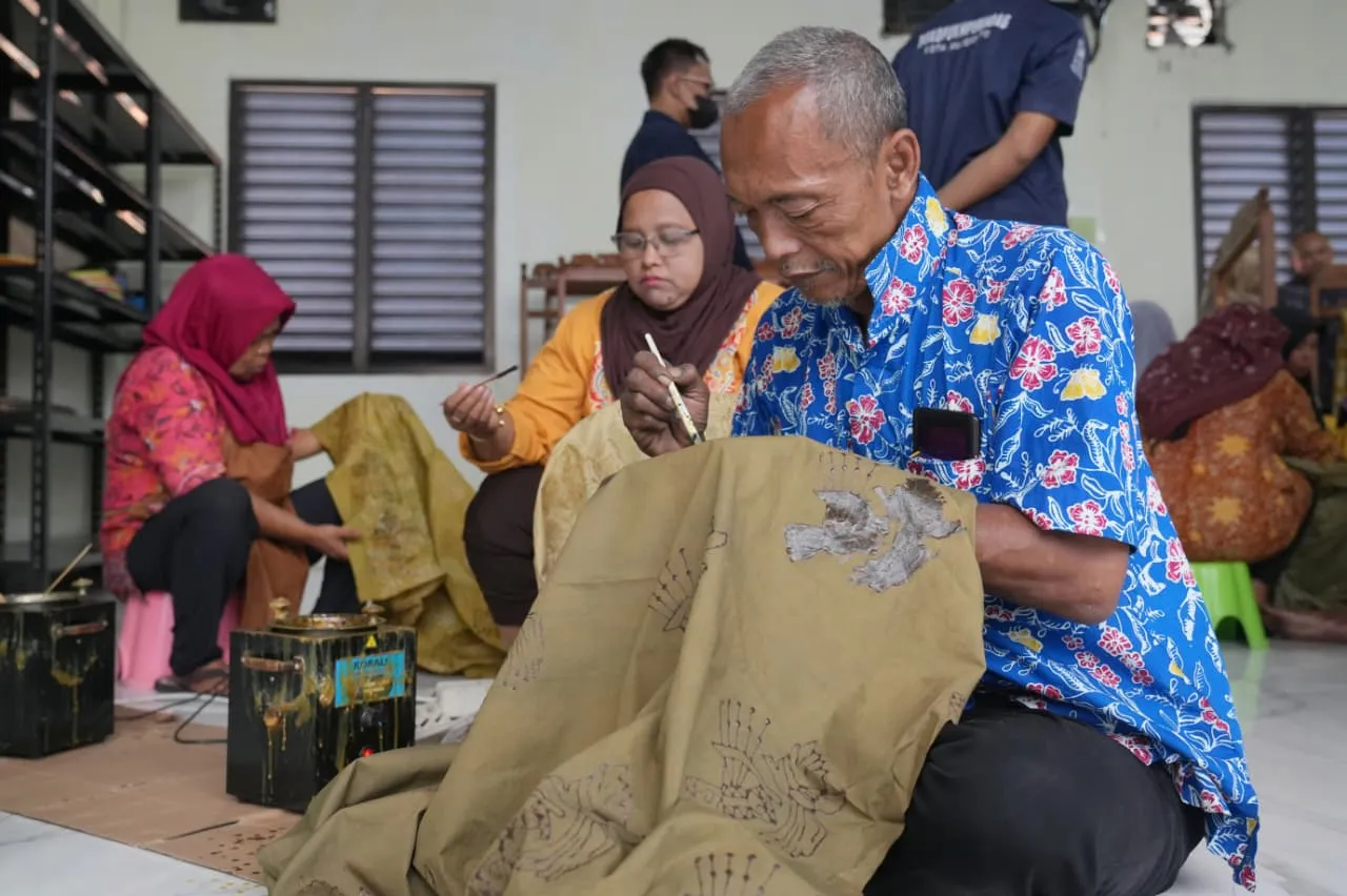 Pemkot Mojokerto Dorong Transformasi Industri Batik Menuju Green Economy