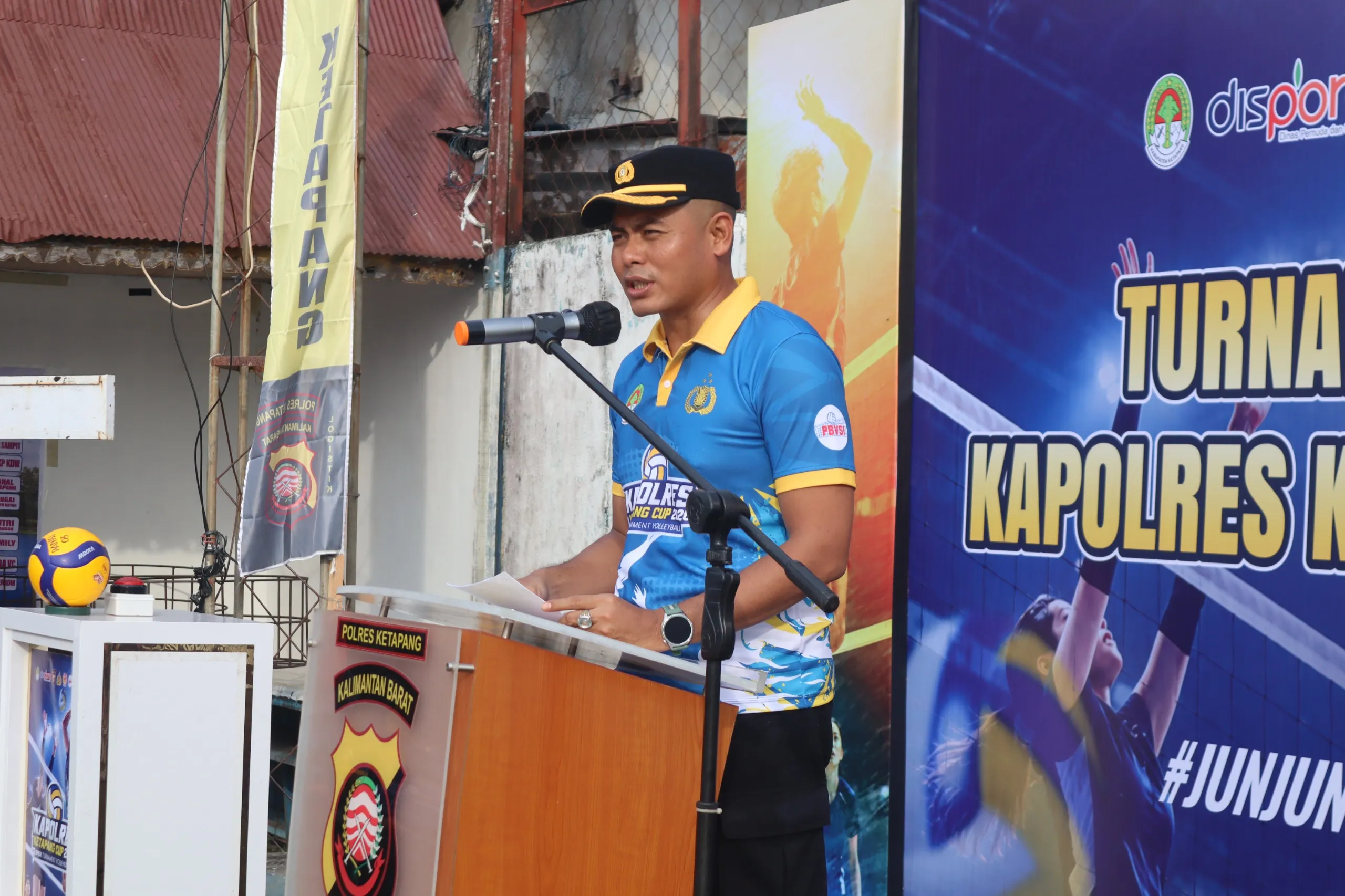 Mewakili Kapolres, Wakapolres Ketapang Resmi Buka Open Turnamen Bola Voli Kapolres Ketapang Cup Tahun 2026