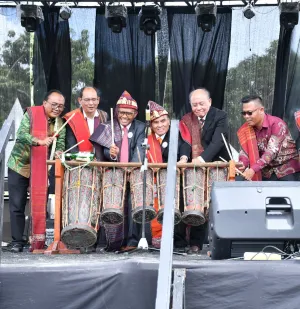 Wabup Samosir Ajak Pomparan Toga Samosir Berkontribusi Membangun Bona Pasogit, Pesta Bolon PTSBI Gaungkan Persatuan dan Pelestarian Budaya Batak