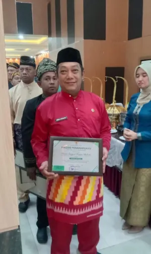 Kometmen Pelayanan Prima,Desa Sungai Raya Dalam Raih Apresiasi Sebagai Desa Tata Kelola Terbaik.