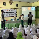 Polres Probolinggo Kota Edukasi 256 Siswa Baru SMP Negeri 4 tentang Bahaya NAPZA Saat MPLS