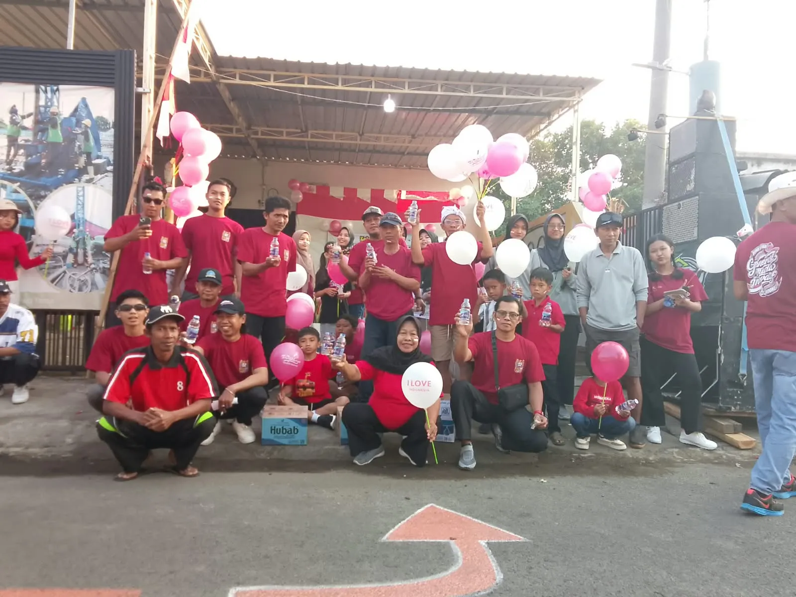 Semarak HUT Kemerdekaan RI Ke 81 RT. 02 RW 03 Kelurahan  Sekargadung Menggelar  Jalan Sehat