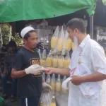 DPW APKLI Kalbar bagikan 1300 Masker Ke PKL