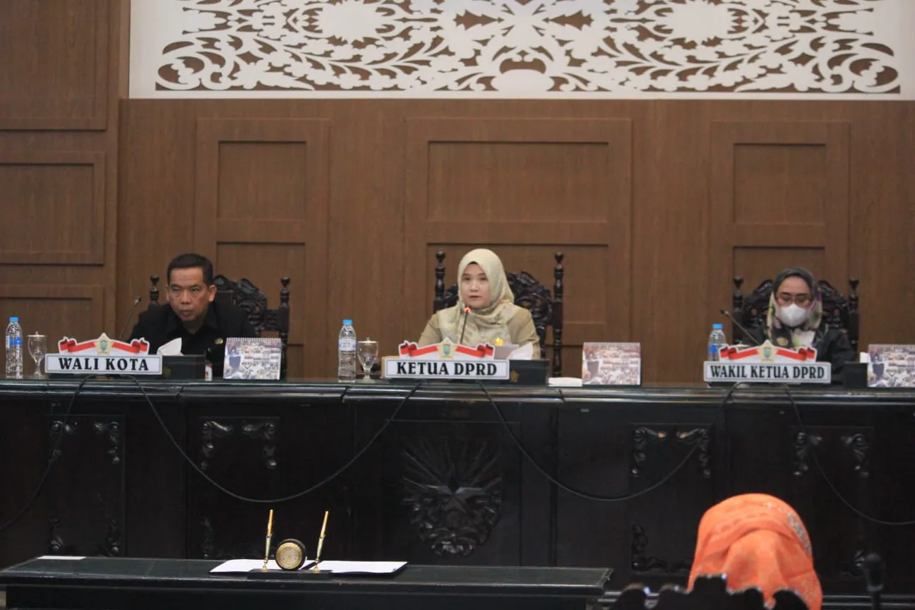 Usai Dievaluasi Gubernur Jatim, DPRD Kota Probolinggo Tetapkan Raperda APBD 2025 Menjadi Perda