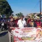 Semarak HUT RI ke-81, Desa Dadapkuning Gelar Karnaval, Warga Antusias Tampilkan Kreativitas