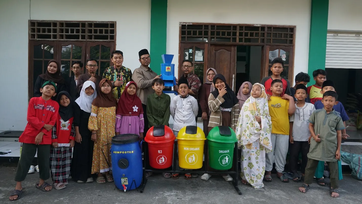 Dari Sampah Menjadi Berkah: Dosen STIE Pemuda Wujudkan Pesantren Hijau melalui Program Circular Economy