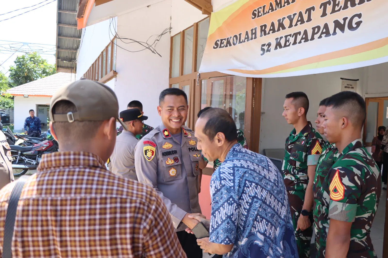 Wakapolres Ketapang Hadiri Kegiatan Taruna Akmil Bhakti Sekolah Rakyat di Ketapang