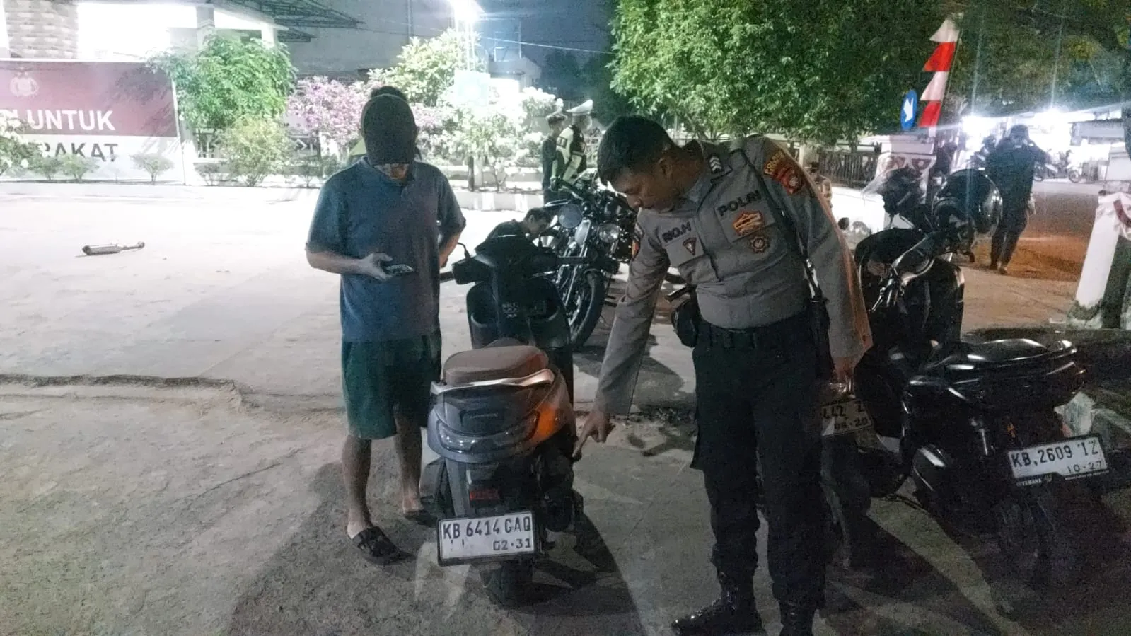 Polres Ketapang Bersama TNI dan Tim Gabungan Padamkan Karhutla di Muara Pawan