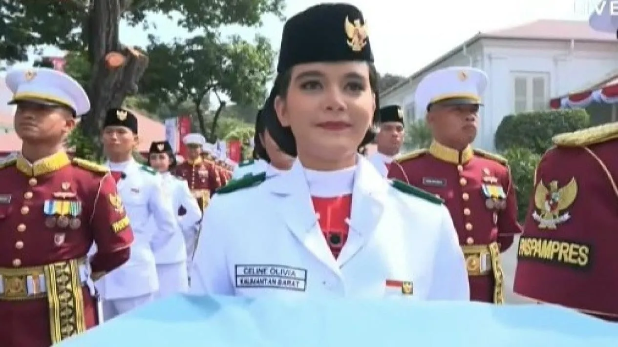 Tampil Memukau di Istana Merdeka, Siswi SMKN 5 Pontianak Celine Olivia Apriani Theo Sukses Emban Tugas Pembawa Baki Utama Paskibraka 2026