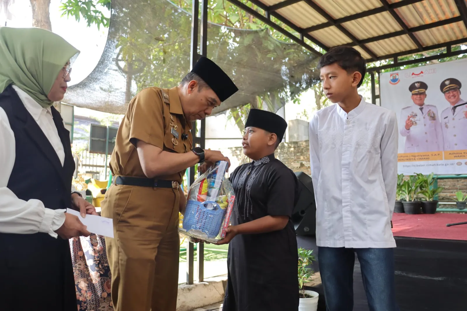 Dekatkan Pelayanan Publik, Pemkot Cimahi Integrasikan Layanan Adminduk dan Kesehatan di Pengajian Cibeber