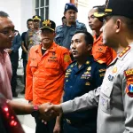 Wujud Kepedulian Polri, Kapolresta Sumenep Koordinasikan dan Berangkatkan Empat Korban Kebakaran KMP Mutiara Sentosa 2 ke Posko Pusat Tg. Perak Surabaya