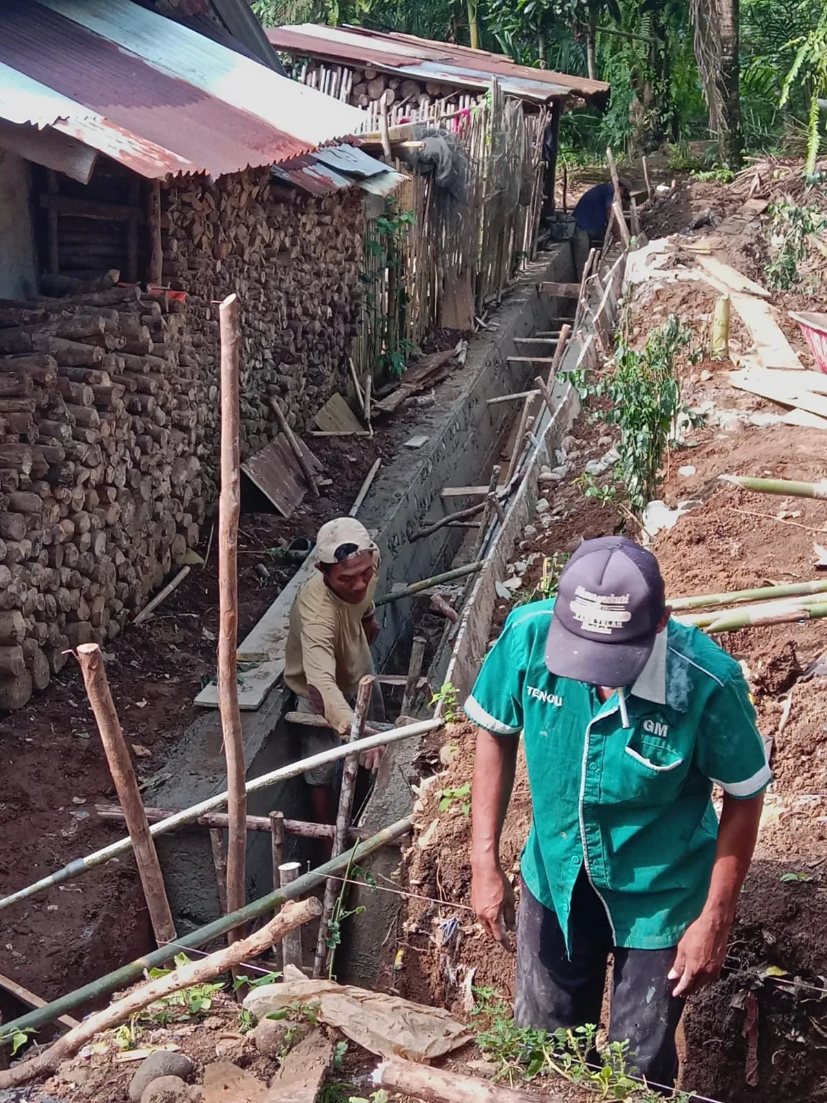Pembangunan Saluran Drainase Di Desa Kelindang Hampir Rampung,Kades Sampaikan Terimakasih