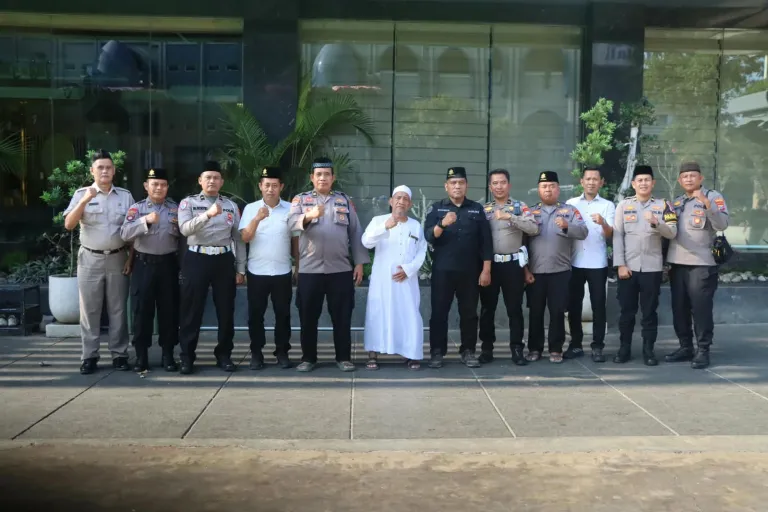 Satbinmas Polres Pasuruan Perkuat Sinergitas Ulama dan Umara Melalui Program Rabu Berguru di Ponpes Dalwa
