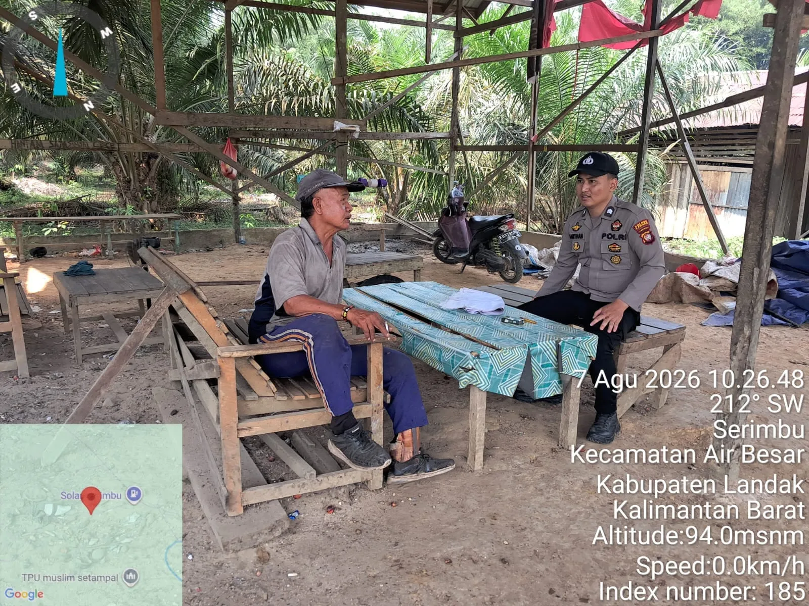 Pererat Silaturahmi, Polsek Air Besar Landak Gelar Patroli Dialogis dan Himbauan Kamtibmas di Desa Serimbu