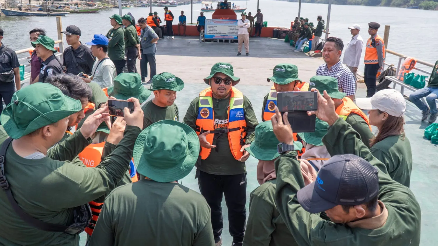 Pemkab Gresik Kolaborasi dengan PT Smelting Kick Off Program Pesisir Lestari Tanam 10.000 Mangrove Amankan Generasi Mendatang