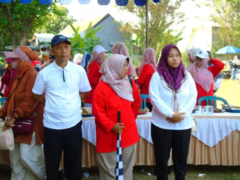 Kecamatan Cerme Gelar Karnaval Pelajar SD, SMP, dan MI dalam Semarak HUT Kemerdekaan RI