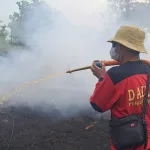 Gambut Kubu Raya Dibasahi Lagi, Benteng Terakhir Selamatkan Sekolah hingga Bandara