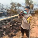 Polres Ketapang Bersama TNI dan Tim Gabungan Padamkan Karhutla di Muara Pawan