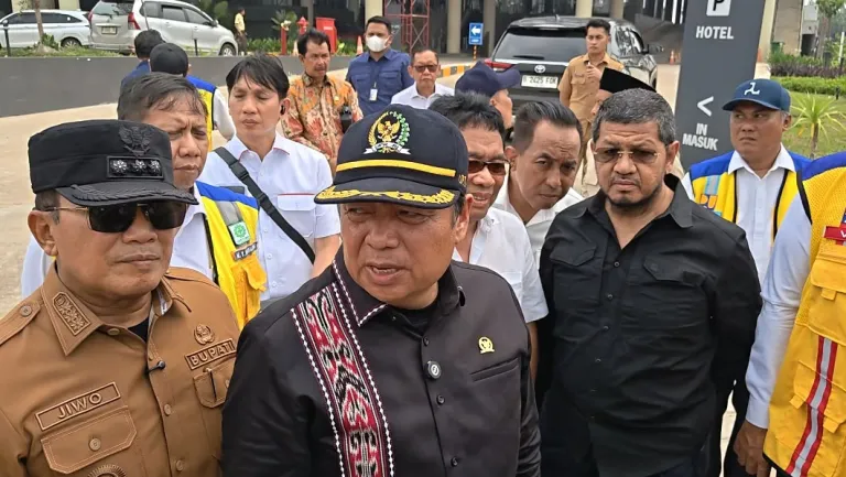 Lasarus dan Sujiwo Bersatu Perjuangkan Air Bersih,Untuk Kubu Raya