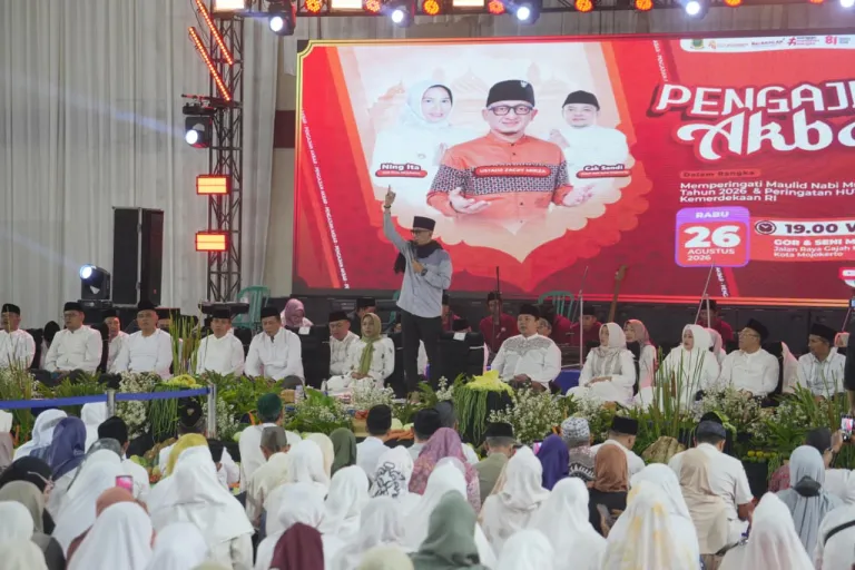 Pengajian Akbar Maulid Nabi dan HUT ke-81 RI, Ning Ita Ajak Warga Teladani Rasulullah dan Jaga Kerukunan