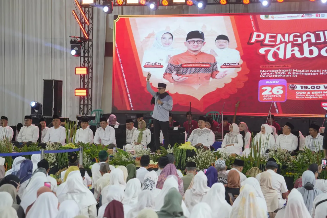 Pengajian Akbar Maulid Nabi dan HUT ke-81 RI, Ning Ita Ajak Warga Teladani Rasulullah dan Jaga Kerukunan