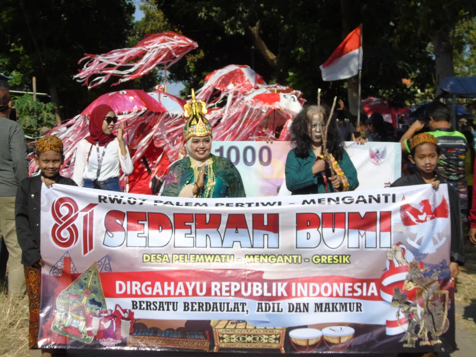 Ribuan Warga Padati Karnaval Desa Pelemwatu, Semarak HUT ke-81 RI Makin Meriah