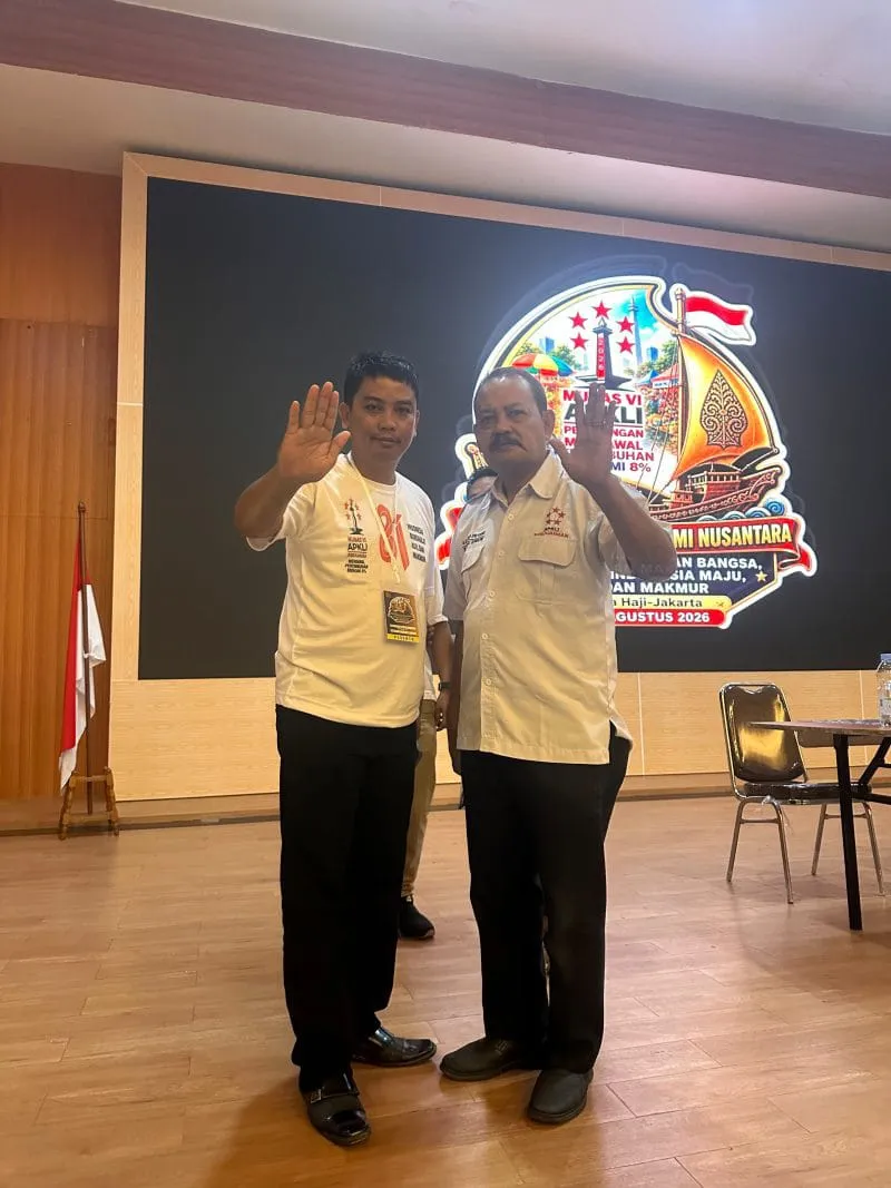 DPW APKLI Kalbar Peduli Pedagang dan Masyarakat, Bagikan 1000 Masker Untuk Warga Terdampak Kabut Asap