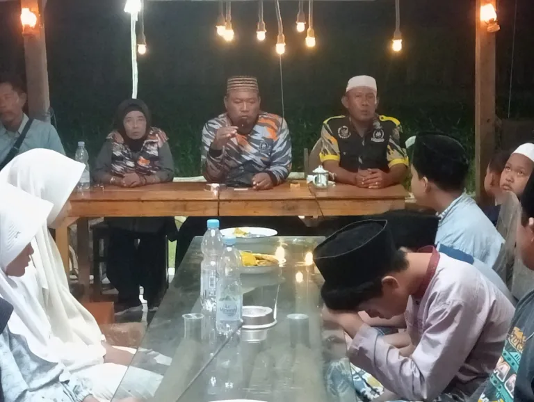 LSM GMBI Kenalkan Kearifan Lokal Jawa kepada 30 Anak Yatim di Warung Kangen Djadoel
