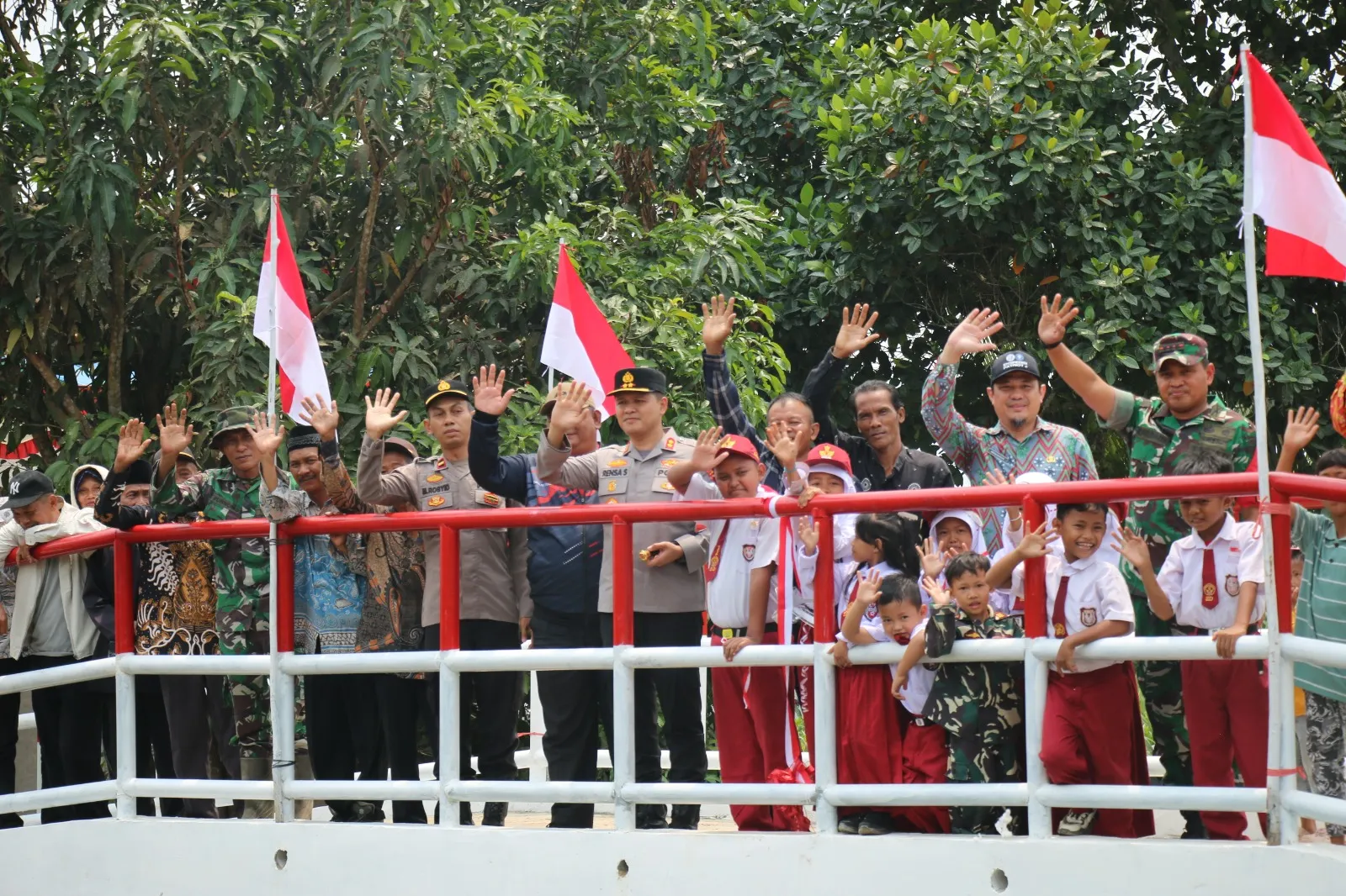 Kapolres Kubu Raya Hadiri Peresmian Ribuan Jembatan dan Sumber Air Bersih oleh Presiden Prabowo