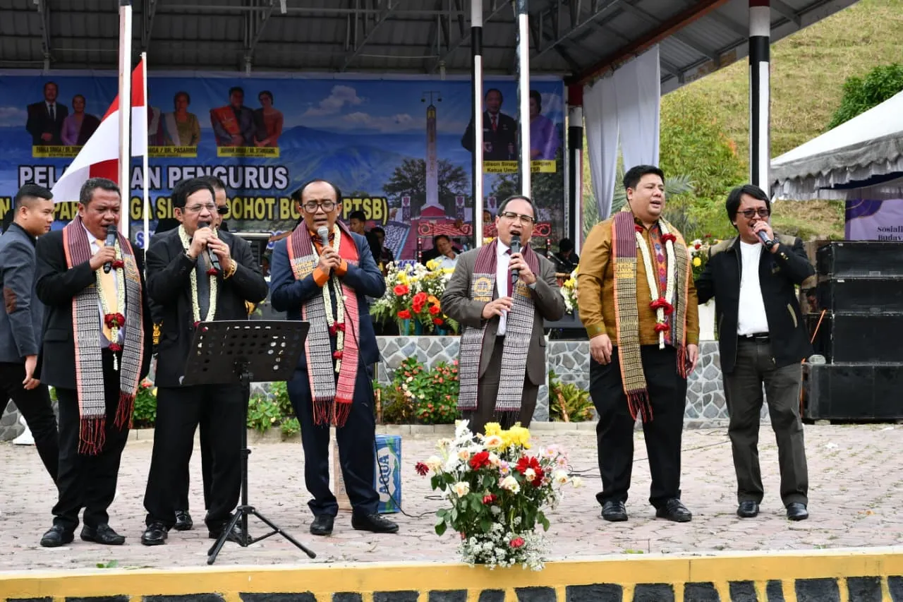 Pelantikan PPTSB Cabang Samosir, Bupati-Wabup Ajak Berkontribusi Dalam Pembangunan