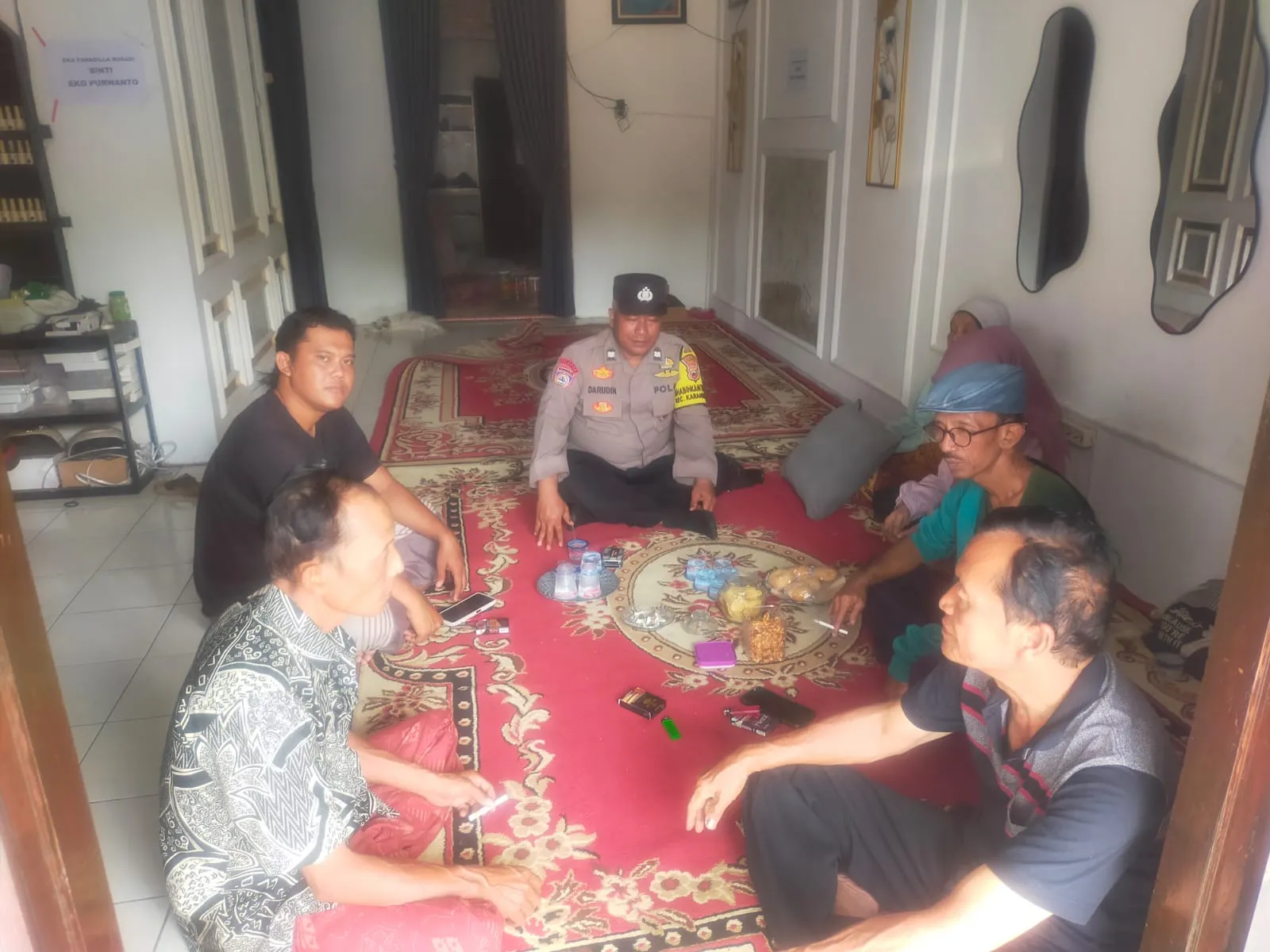 Bhabinkamtibmas Polsek Karanganyar Fasilitasi Kepulangan ODGJ yang 5 Bulan Terpisah dari Keluarga