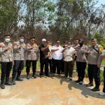 Bukan Sekadar Edukasi, Tim S2-STIK Polri Ikut Padamkan Api Karhutla di Kubu Raya