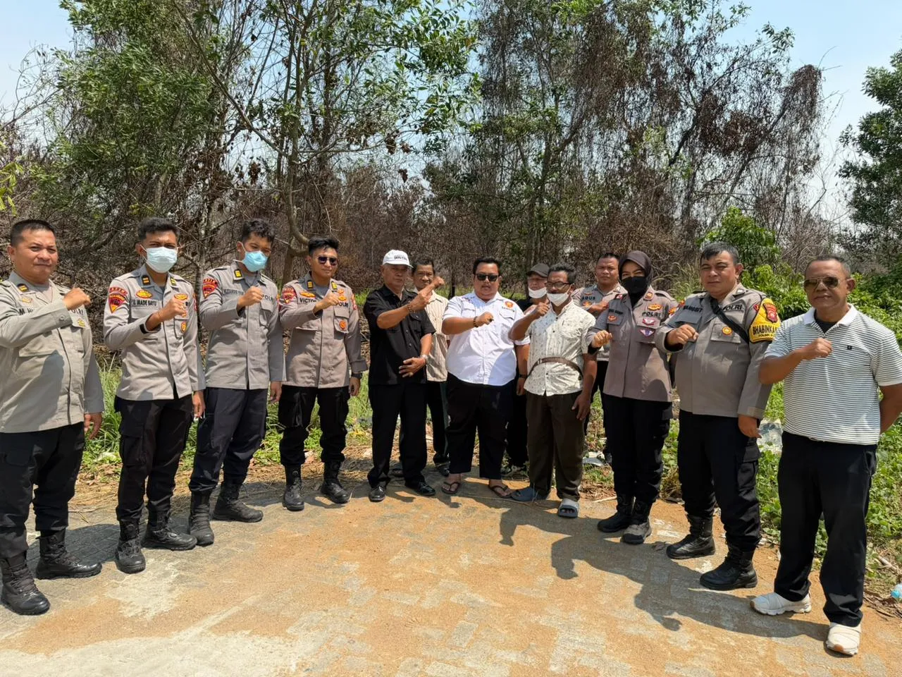Bukan Sekadar Edukasi, Tim S2-STIK Polri Ikut Padamkan Api Karhutla di Kubu Raya