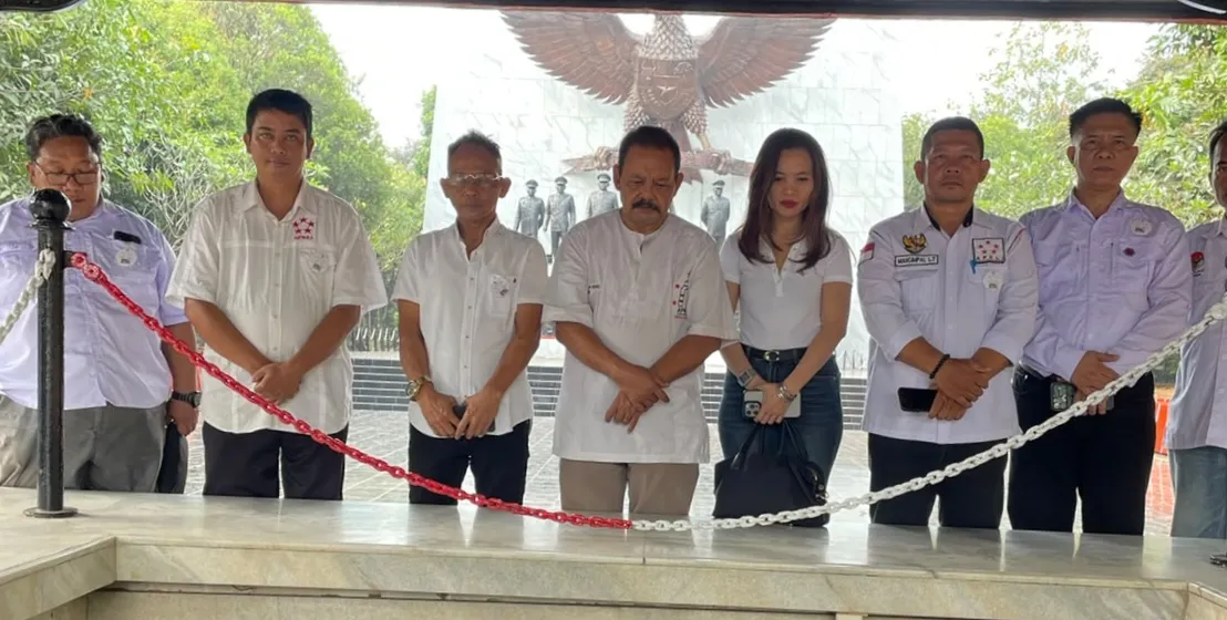 Pahlawan Revolusi Spirit APKLI Merah Putih