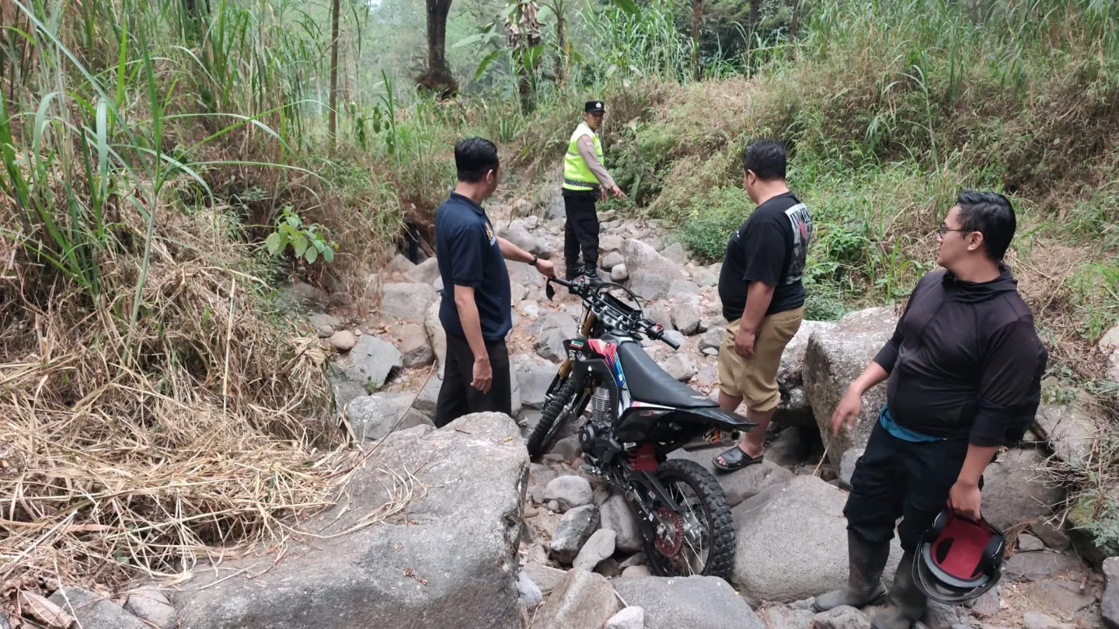 Tersesat di Tengah Hutan Petungkriyono, Pria Ini Hubungi Call Center 110