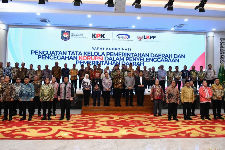 Bupati Samosir Tandatangani Komitmen Bersama KPK Untuk Penguatan Tata Kelola Pemerintahan Daerah Dan Pencegahan Korupsi
